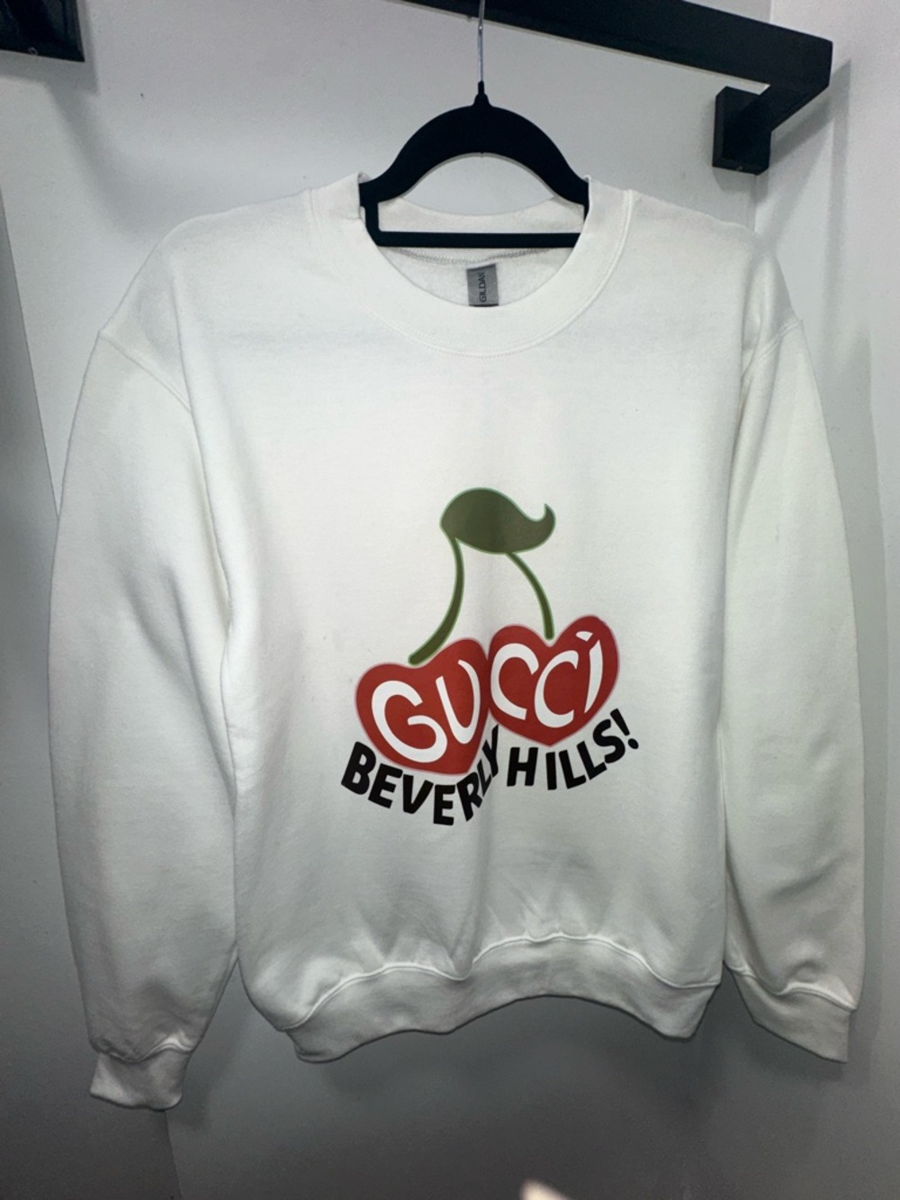 Gildan Printed White Sweatshirt